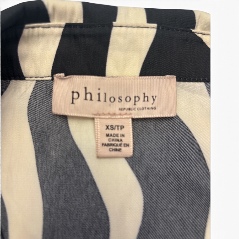 Philosophy Republic Clothing Women's Black White Wave Print Button-Up Shirt XS - Picture 2 of 7